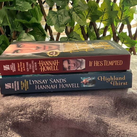 AUTOGRAPHED copy of If He’s Tempted by Hannah Howell & Highland Thirst - Picture 11 of 16